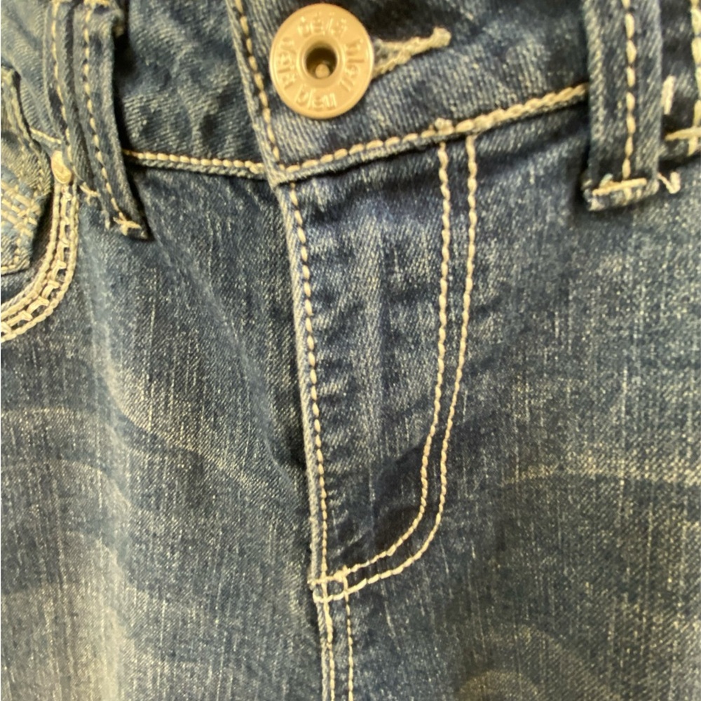 Blue Jeans cropped size 6 stretch like new